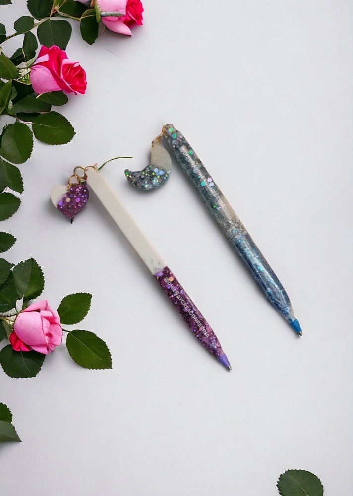 Bolígrafos decorados con resina y flores, hechos a mano.
